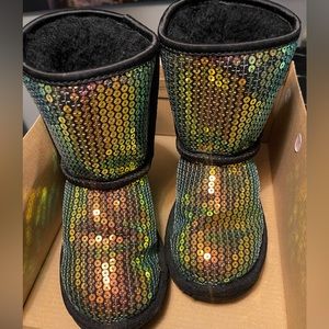 Ugg, Kid 11us, Sequin
